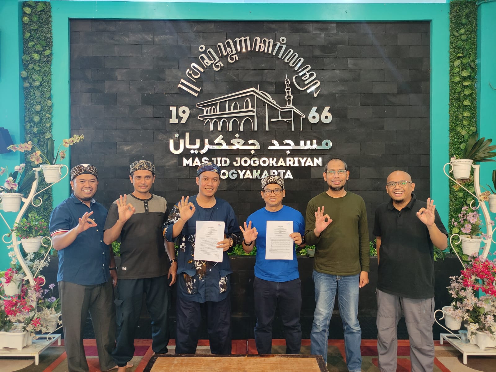 Bantu UMKM, Oke Oce dan Masjid Jogokariyan tandatangani kesepakatan Bantu UMKM, Oke Oce dan Masjid Jogokariyan tandatangani kesepakatan