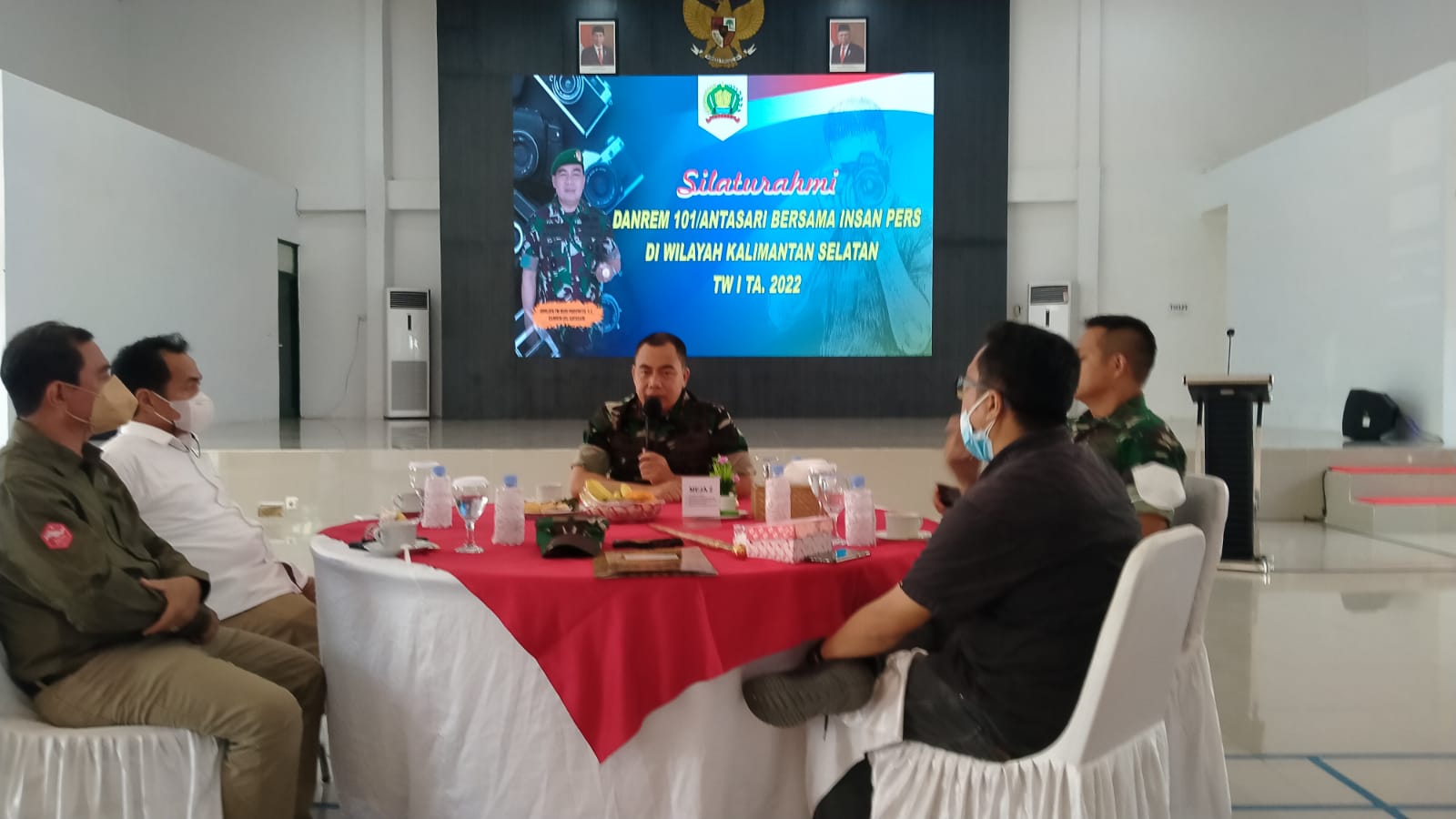 Jalin keakraban dengan pers, Danrem 101/Antasari gelorakan publikasi berita aktual dan akurat Jalin keakraban dengan pers, Danrem 101/Antasari gelorakan publikasi berita aktual dan akurat