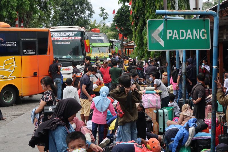 Penumpang diprediksi kembali melonjak di Terminal Kalideres pada H-4 Penumpang diprediksi kembali melonjak di Terminal Kalideres pada H-4