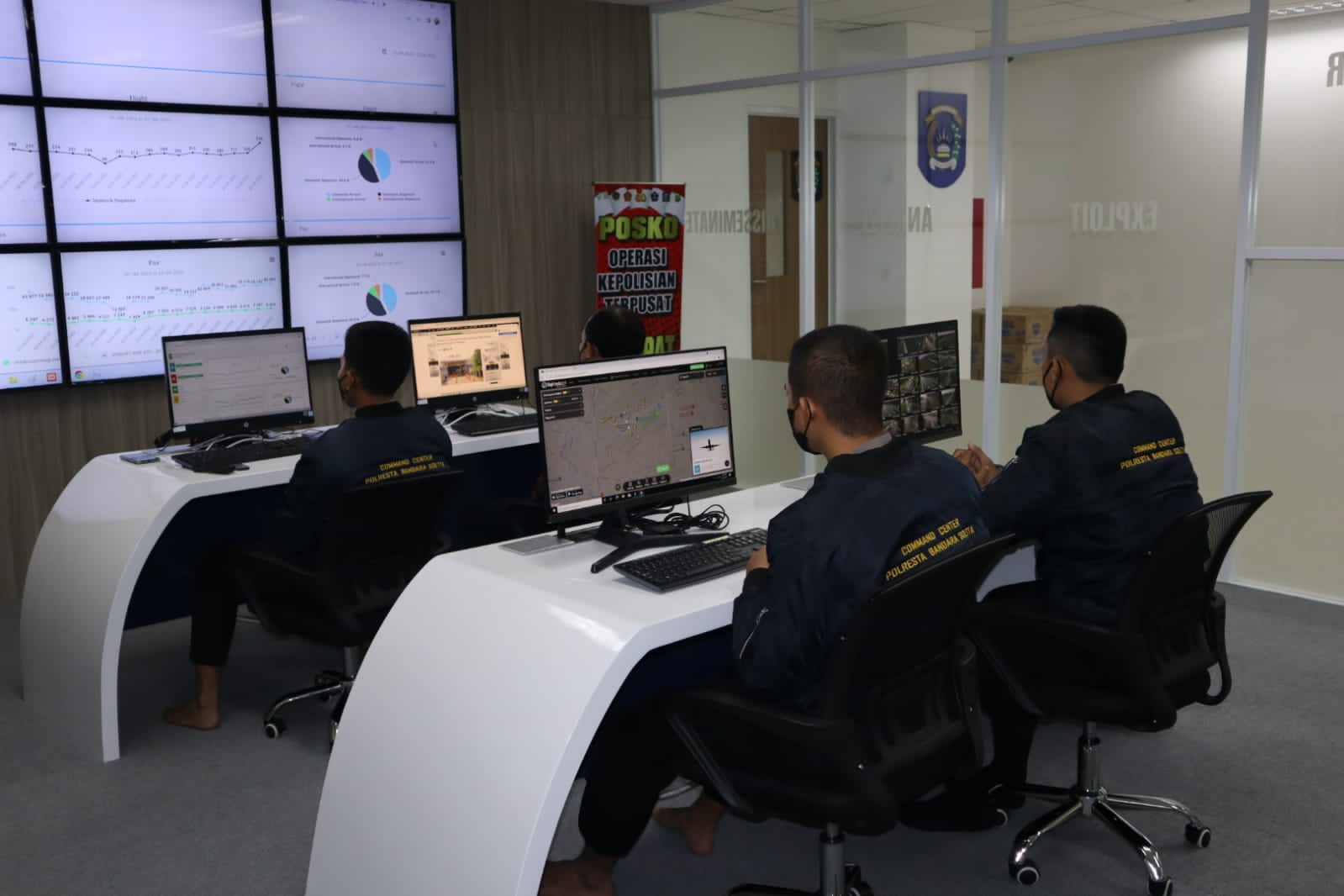 Command Center Polresta BSH siap pantau pergerakan pemudik di Bandara Soetta Command Center Polresta BSH siap pantau pergerakan pemudik di Bandara Soetta