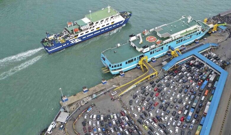 Jumlah kendaraan keluar GT Merak naik 63,53 persen pada H-4 Lebaran