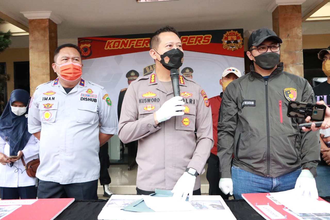 Polresta Bandung amankan preman ancam sopir Bus TMP Polresta Bandung amankan preman ancam sopir Bus TMP
