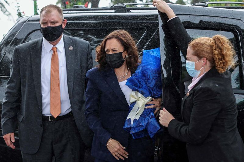 Wapres AS Kamala Harris positif terinfeksi COVID-19