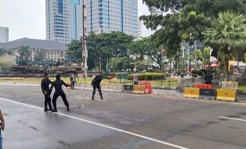 Polisi mulai tutup kawasan Monas-Patung Kuda Jakarta Polisi mulai tutup kawasan Monas-Patung Kuda Jakarta