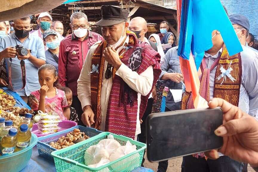 Gubernur NTT imbau warga manfaatkan kredit Bank NTT dengan baik Gubernur NTT imbau warga manfaatkan kredit Bank NTT dengan baik