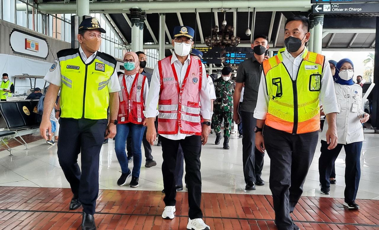 Menhub pimpin apel gabungan angkutan Lebaran 2022 di Bandara Soetta Menhub pimpin apel gabungan angkutan Lebaran 2022 di Bandara Soetta