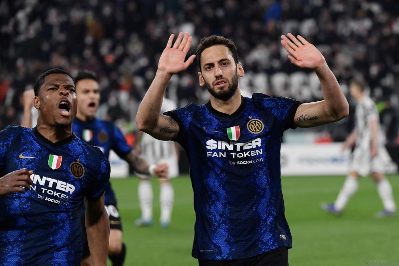 Gol Hakan Calhanoglu antar Inter Milan menangi Derby dItalia