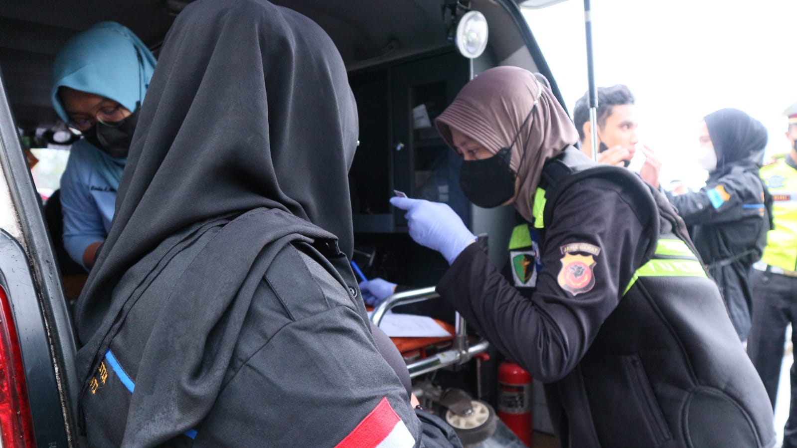 Usai unjuk rasa, ratusan mahasiswa Bandung ikuti vaksinasi Covid-19 Usai unjuk rasa, ratusan mahasiswa Bandung ikuti vaksinasi Covid-19