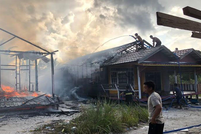 Dua kebakaran menimpa pemukiman warga dalam sehari di Kapuas Dua kebakaran menimpa pemukiman warga dalam sehari di Kapuas