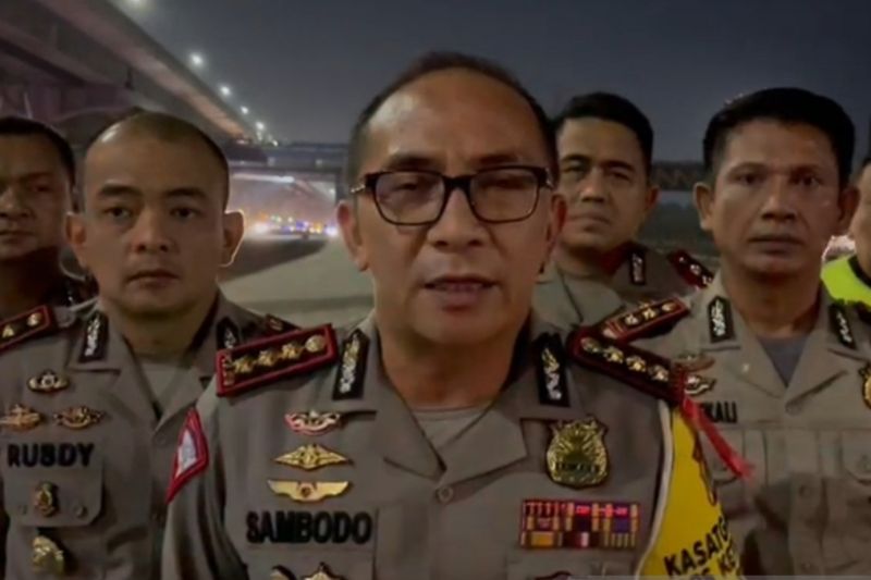 Arus lalu lintas Tol Jakarta-Cikampek Rabu dini hari terpantau lancar Arus lalu lintas Tol Jakarta-Cikampek Rabu dini hari terpantau lancar