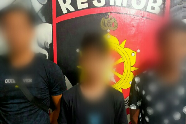 Resmob Polres Bitung amankan tiga pelaku pengeroyokan di Ranowulu Resmob Polres Bitung amankan tiga pelaku pengeroyokan di Ranowulu