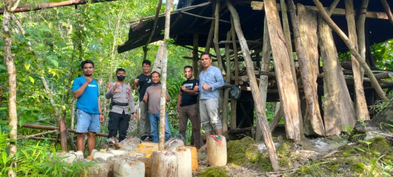 Operasi Pekat Anoa 2022, Polres Buton sita ratusan liter miras tradisional Operasi Pekat Anoa 2022, Polres Buton sita ratusan liter miras tradisional