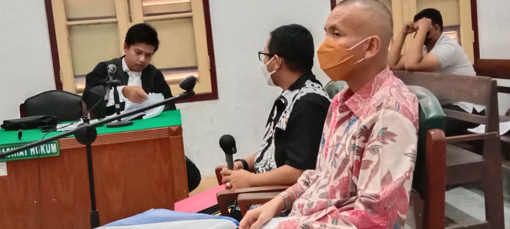 Dua ahli dihadirkan dalam sidang korupsi dana BOS SMAN 8 Medan Dua ahli dihadirkan dalam sidang korupsi dana BOS SMAN 8 Medan