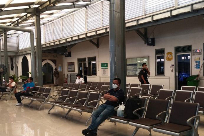 Sejumlah aturan pemerintah pengaruhi penjualan tiket KA di Daop VI