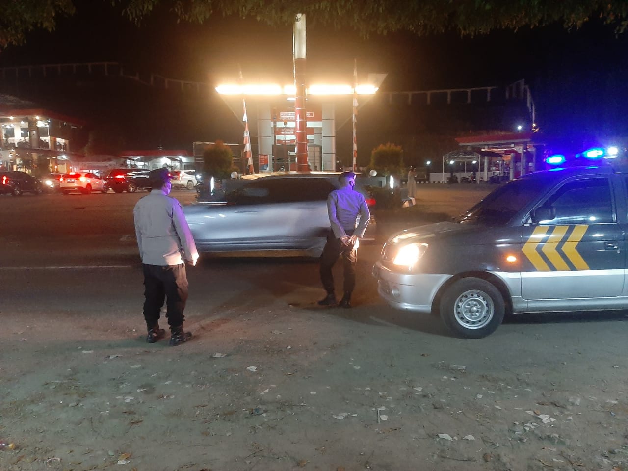 Patroli cipta kondisi, personel Polsek Muara Satu imbau warga waspadai aksi pencurian Patroli cipta kondisi, personel Polsek Muara Satu imbau warga waspadai aksi pencurian