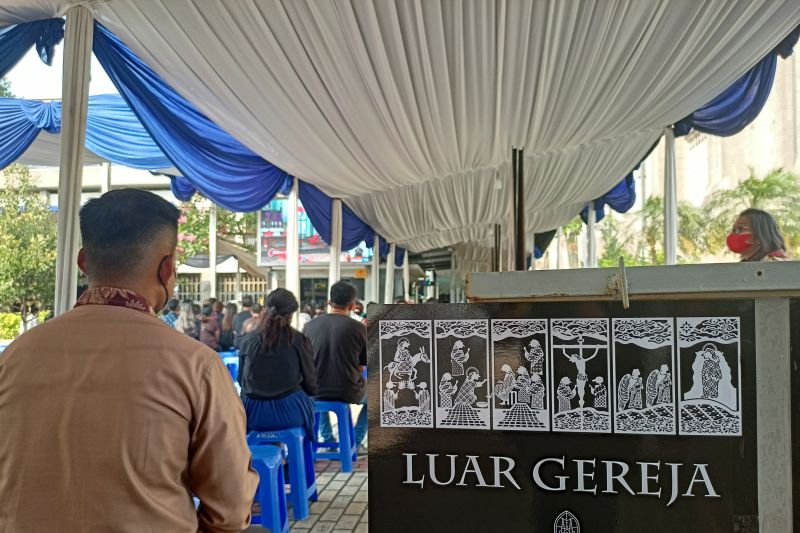 Katedral Jakarta batasi jemaah 75 persen untuk perayaan Jumat Agung Katedral Jakarta batasi jemaah 75 persen untuk perayaan Jumat Agung