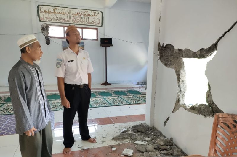 Gempa bermagnitudo 5 sebabkan kerusakan bangunan di Halmahera Utara Gempa bermagnitudo 5 sebabkan kerusakan bangunan di Halmahera Utara