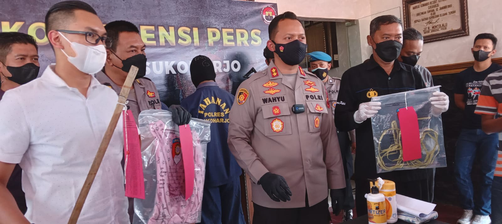 Dua kakak beradik aniaya bocah perempuan hingga meninggal dunia di Kartasura Dua kakak beradik aniaya bocah perempuan hingga meninggal dunia di Kartasura