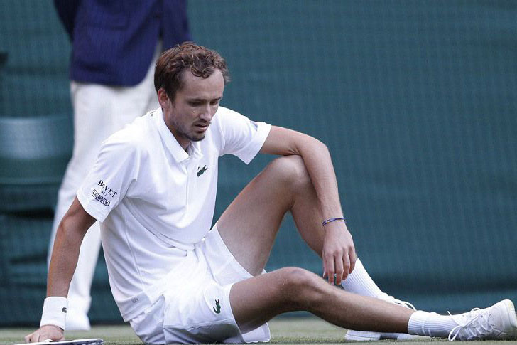 Penyelenggara larang petenis Rusia main di Wimbledon Penyelenggara larang petenis Rusia main di Wimbledon