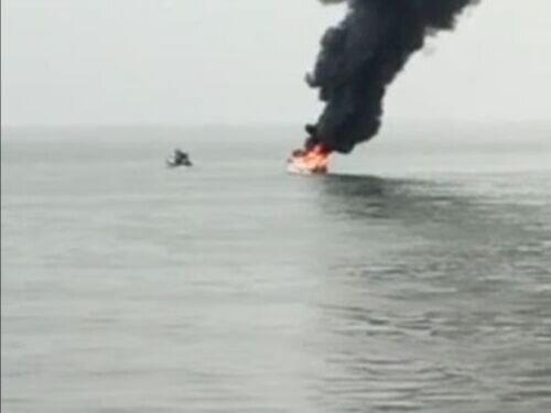 Sebuah speedboat terbakar di Tarakan Kalimantan Utara Sebuah speedboat terbakar di Tarakan Kalimantan Utara