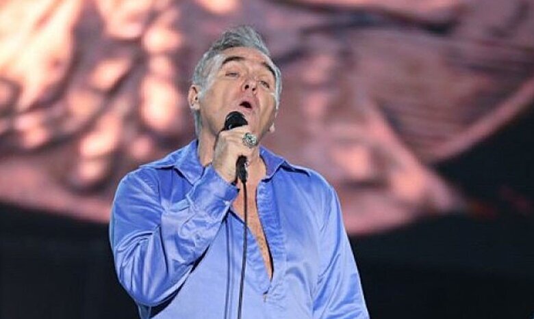 Morrissey tunda peluncuran album baru karena Miley Cyrus Morrissey tunda peluncuran album baru karena Miley Cyrus