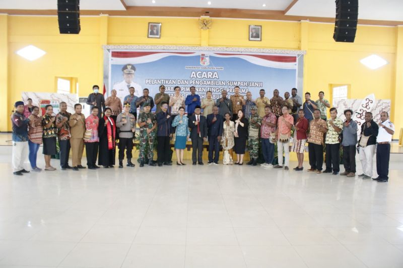 Ferdinandus Kainakaimu dilantik sebagai Sekda Kabupaten Mappi