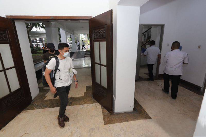 KPK geledah Gedung Sekretariat Daerah Pemprov Jatim