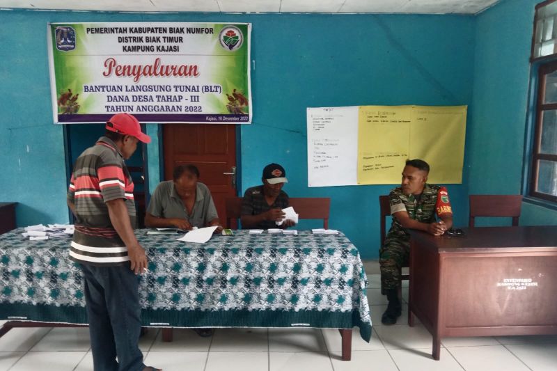 Posramil 1708-01/BT laksanakan pengamanan BLT tahap III di Biak Posramil 1708-01/BT laksanakan pengamanan BLT tahap III di Biak