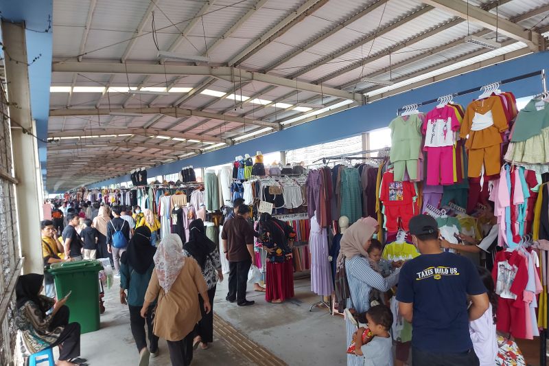 Perniagaan di Pasar Tanah Abang kembali normal menjelang Natal Perniagaan di Pasar Tanah Abang kembali normal menjelang Natal
