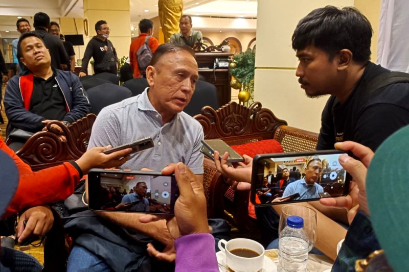 Iwan Bule terus upayakan hadirnya penonton di laga kandang Piala AFF Iwan Bule terus upayakan hadirnya penonton di laga kandang Piala AFF