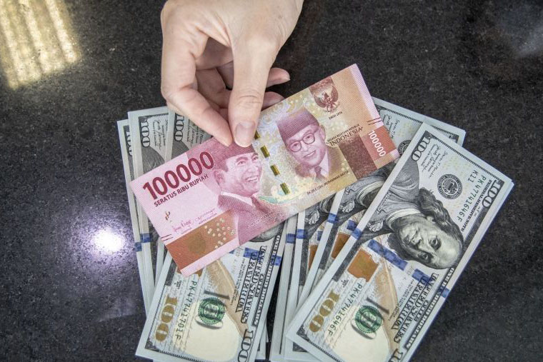 Rupiah Selasa pagi melemah 10 poin