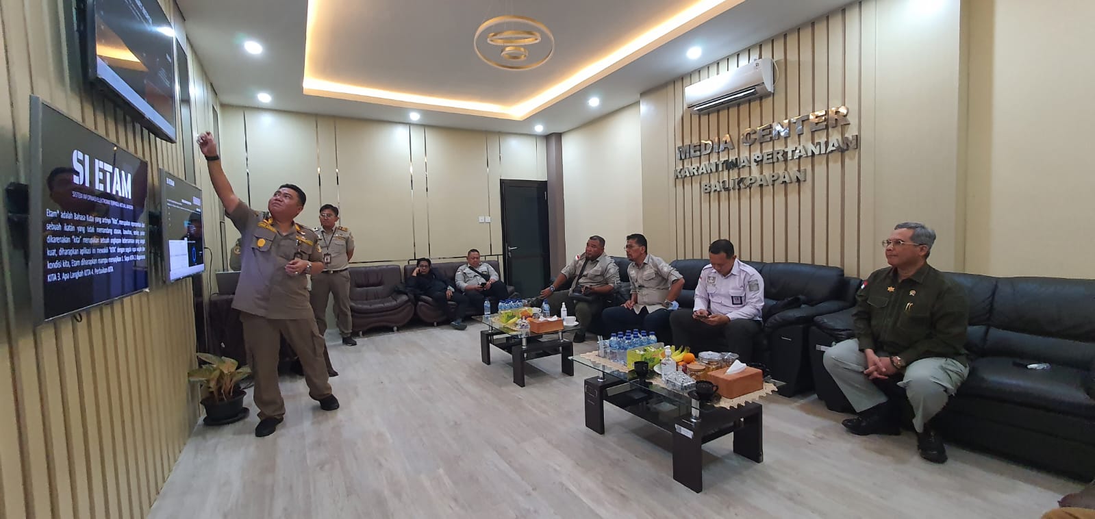 Kunjungi KKP Balikpapan, Wamentan bahas ekspor Kaltim Kunjungi KKP Balikpapan, Wamentan bahas ekspor Kaltim