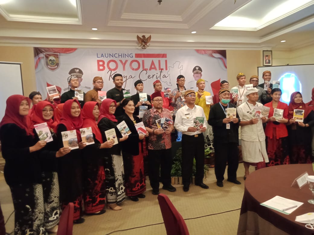 Bupati launching 22 buku gali kearifan lokal Boyolali Bupati launching 22 buku gali kearifan lokal Boyolali