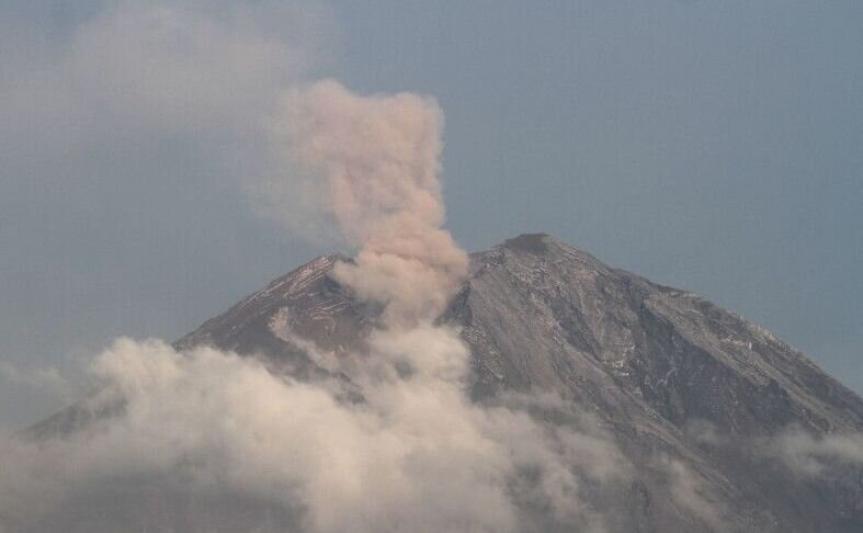 Ini alasan PVMBG naikkan status Gunung Semeru jadi Awas