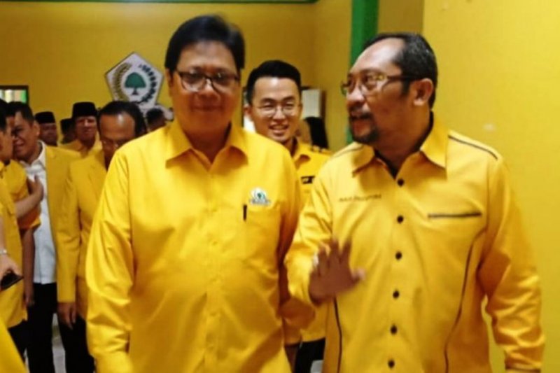 KPK tangkap Wakil Ketua DPRD Jatim Sahat Tua Simanjuntak KPK tangkap Wakil Ketua DPRD Jatim Sahat Tua Simanjuntak