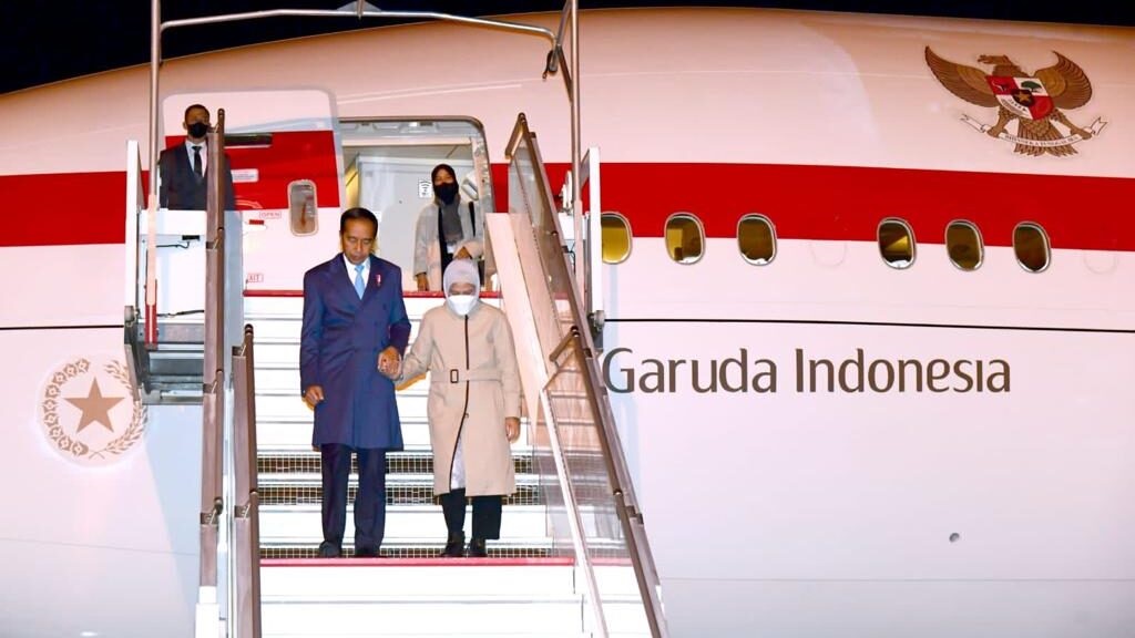 Presiden Jokowi dan Ibu Iriana tiba di Brussels Presiden Jokowi dan Ibu Iriana tiba di Brussels