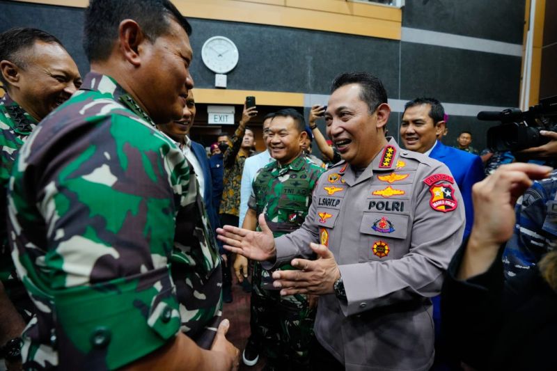Kapolri optimistis sinergitas TNI dan Polri semakin solid Kapolri optimistis sinergitas TNI dan Polri semakin solid