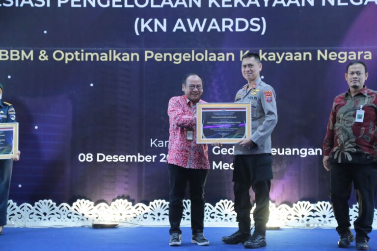 Polda Sumut raih penghargaan atas kinerja pengelolaan barang milik negara Polda Sumut raih penghargaan atas kinerja pengelolaan barang milik negara