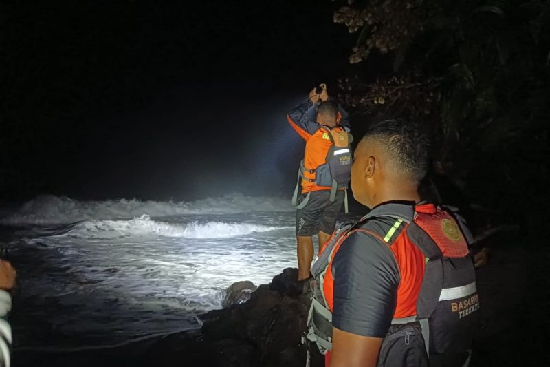 Basarnas cari seorang mahasiswa tenggelam di perairan Ternate Basarnas cari seorang mahasiswa tenggelam di perairan Ternate