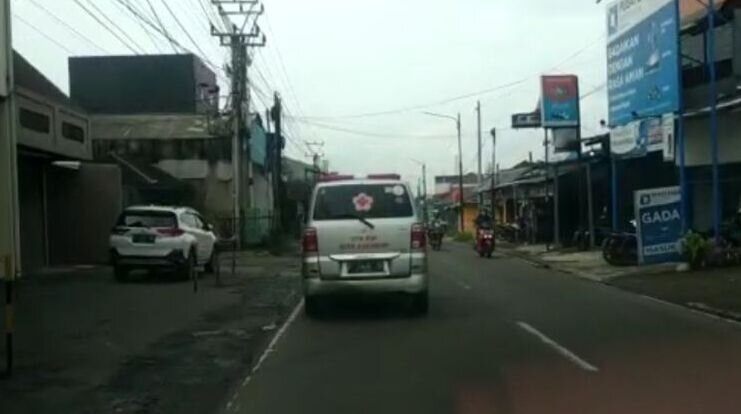PMI Kota Sukabumi lakukan patroli keliling pantau dampak gempa PMI Kota Sukabumi lakukan patroli keliling pantau dampak gempa