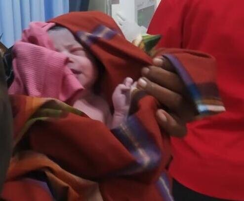 Cari ikan, warga Pati temukan bayi depan kantor Baldes Tanjung Karang Kudus Cari ikan, warga Pati temukan bayi depan kantor Baldes Tanjung Karang Kudus