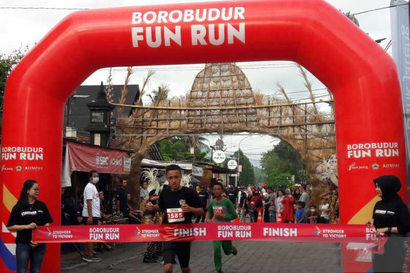Fun run di Magelang tutup rangkaian Borobudur Marathon 2022 Fun run di Magelang tutup rangkaian Borobudur Marathon 2022