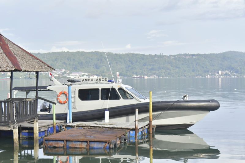 Lantamal IX Ambon luncurkan ambulans laut Lantamal IX Ambon luncurkan ambulans laut