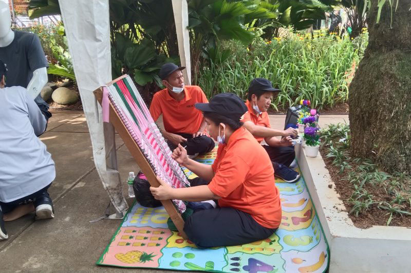 DKI wajib serap dua persen penyandang disabilitas dari jumlah PNS DKI wajib serap dua persen penyandang disabilitas dari jumlah PNS