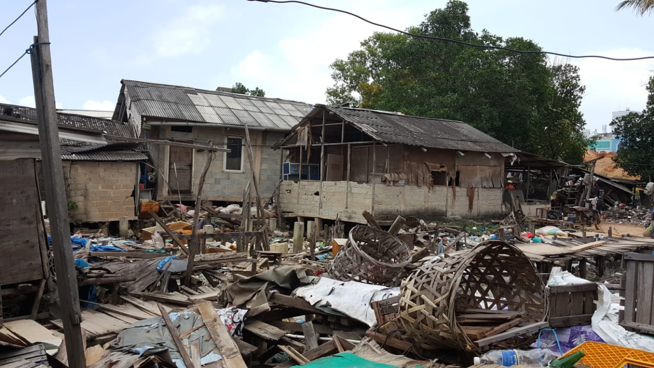 29 Desember 2019: Puluhan rumah di Tanjung Uma rusak akibat tanah amblas 29 Desember 2019: Puluhan rumah di Tanjung Uma rusak akibat tanah amblas