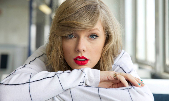 Taylor Swift bersiap debut sebagai sutradara film fitur Taylor Swift bersiap debut sebagai sutradara film fitur