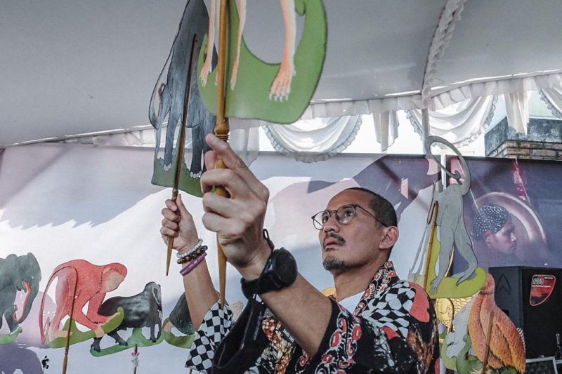 Sandi ingin wisatawan ambil paket wisata jelajah peradaban Borobudur Sandi ingin wisatawan ambil paket wisata jelajah peradaban Borobudur