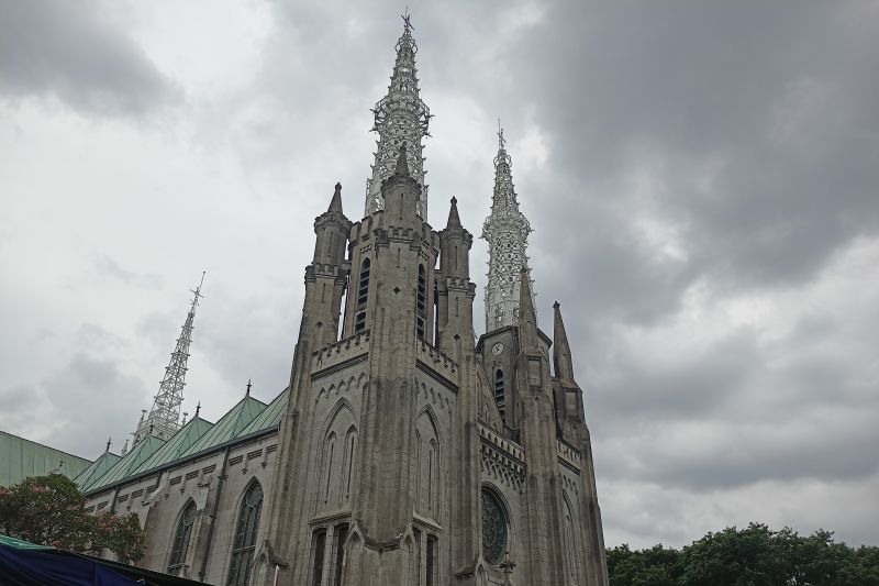 Katedral Jakarta siapkan tempat parkir bagi peserta Misa Natal Katedral Jakarta siapkan tempat parkir bagi peserta Misa Natal