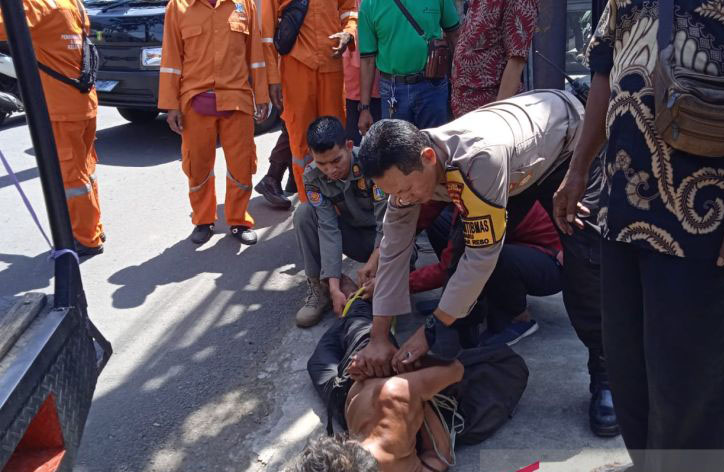 Personel Satpol PP Jaktim jadi korban penusukan PMKS Personel Satpol PP Jaktim jadi korban penusukan PMKS