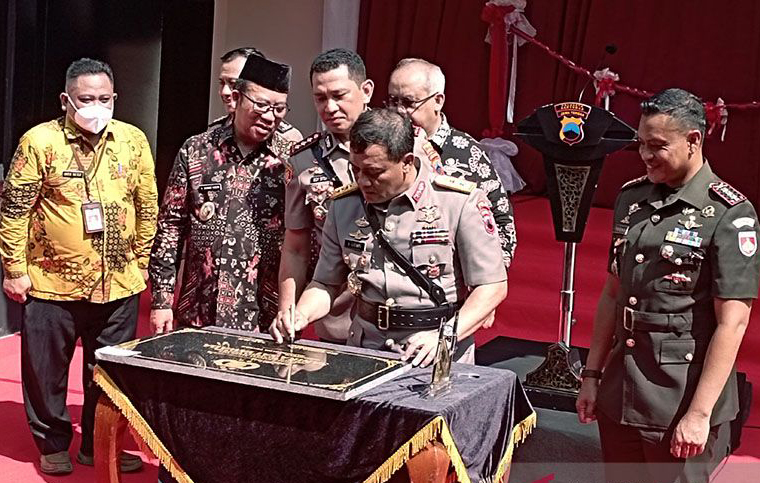 Kapolda Jateng resmikan layanan terpadu Polresta Banyumas